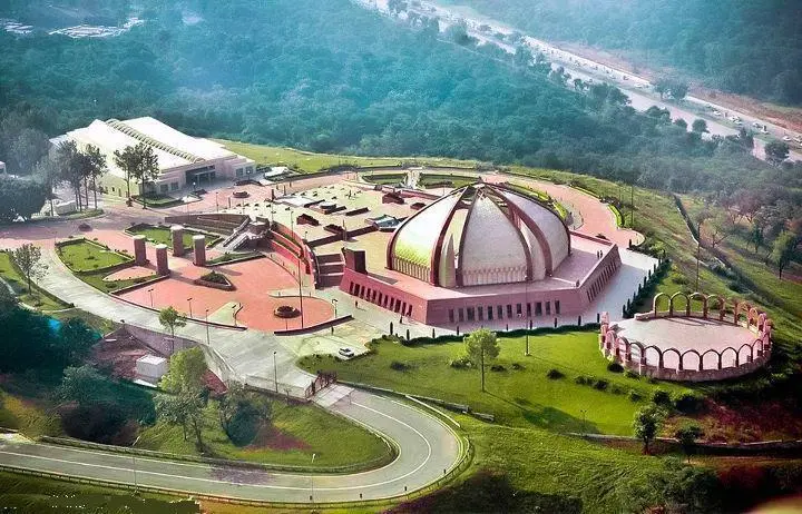 islamabad famous places  Islamabad Tourist Places 
places to visit in islamabad  best places to visit in islamabad 
islamabad picnic points 
best places in islamabad  
shakarparian view point 